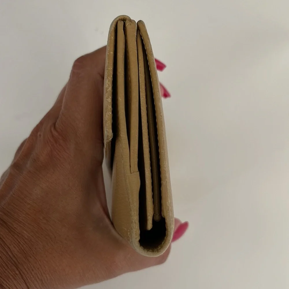 Gucci Authentic Leather Wallet